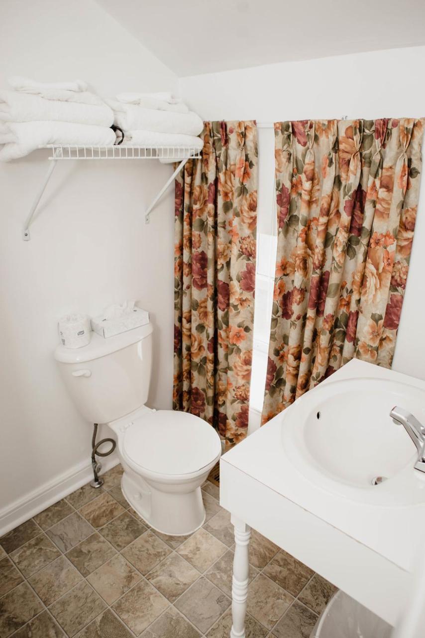 The Queen'S Inn Kingston Esterno foto