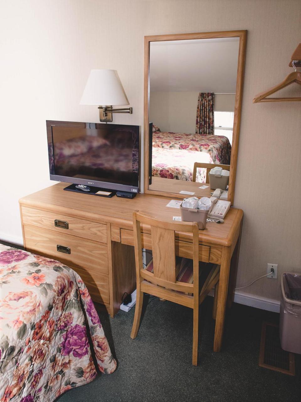 The Queen'S Inn Kingston Esterno foto